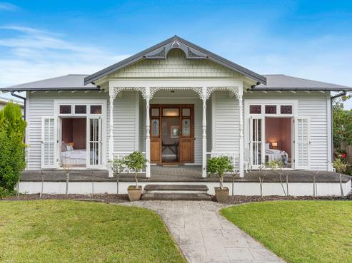219 The Square, Whangamata