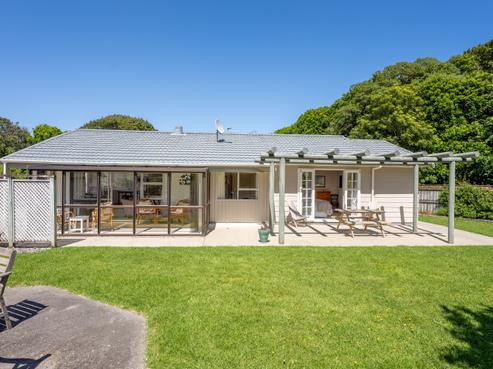 16 Iti Grove, Waikanae