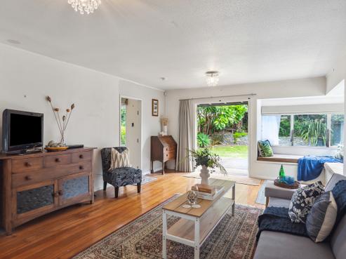 37 The Esplanade, Raumati South