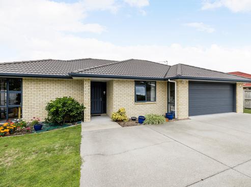 5 Holcroft Place, Huntington
