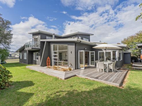 17 Morcom Drive, Cooks Beach