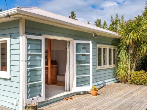 41 Sea View Road, Ostend