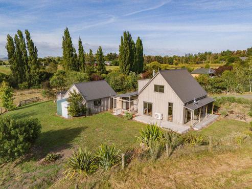 2083A Miranda Road, Mangatangi