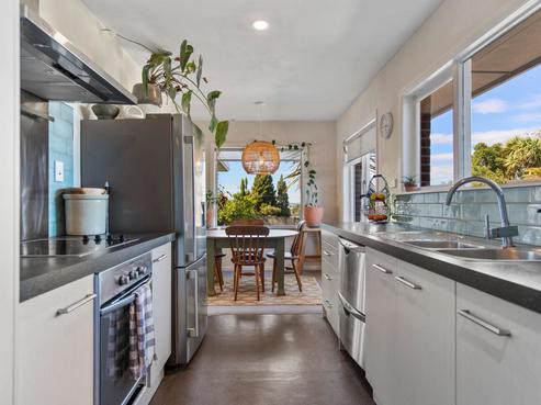 27 Roosevelt Road, Western Heights