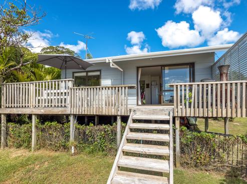15 Victoria Road North, Onetangi