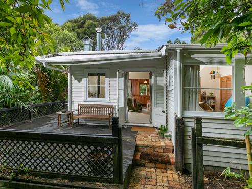 332 Huia Road, Titirangi
