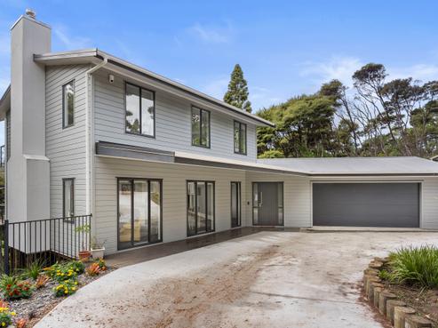 18 Sunnyvale Road, Waitakere