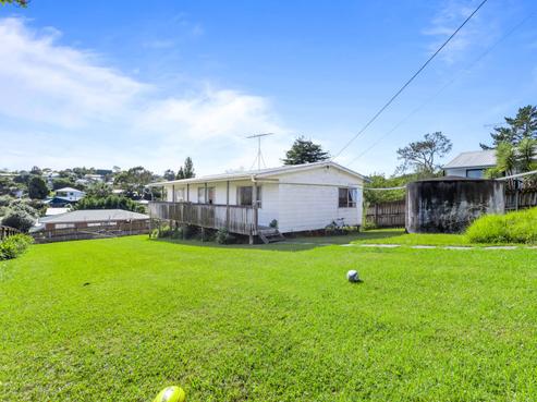 376 Whangaparaoa Road, Stanmore Bay