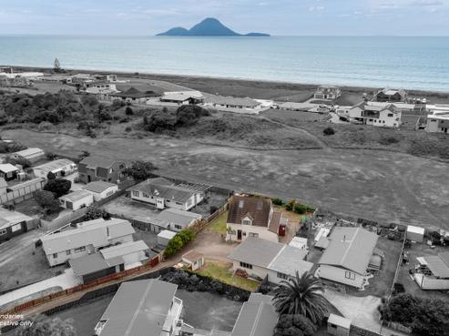 8A Alpha Avenue, Coastlands