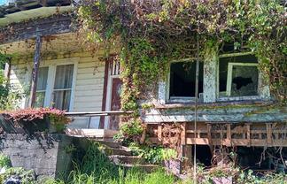 37 Back Road, Granity