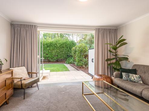 2/78 Holly Road, Saint Albans