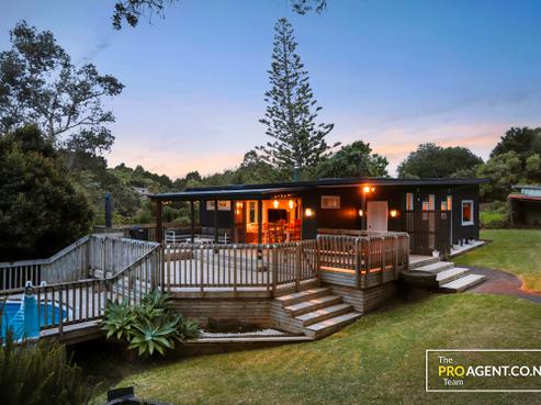 144 Victory Road, Laingholm