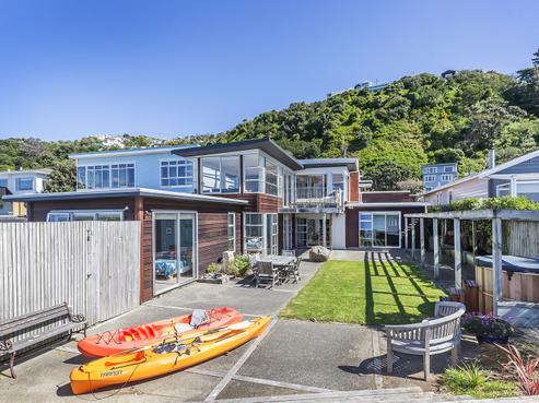 273 Queens Drive, Lyall Bay