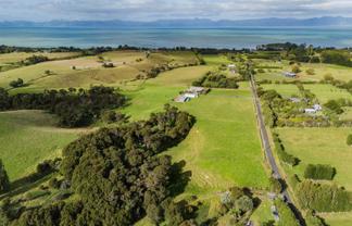 90 Pukekereru Lane, Whakatiwai
