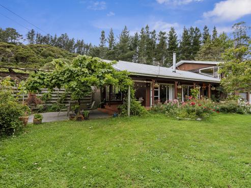 84 Crowther Road, Wainuiomata