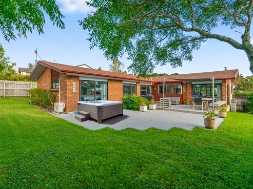 8 Kuripaka Crescent, The Gardens