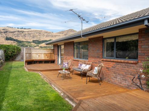 77 Laing Crescent, Heathcote Valley
