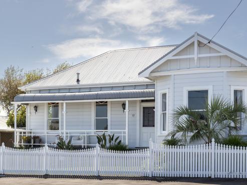 17 Kowhai Street, Strandon