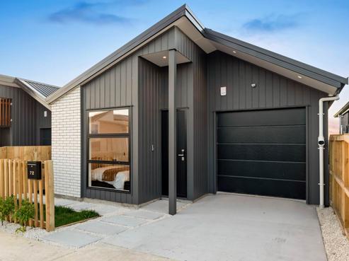 72 Puwha Street, Massey