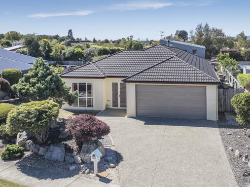22 Hollybush Drive, Brightwater