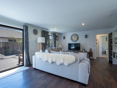 7 Pine Crest Drive, Richmond