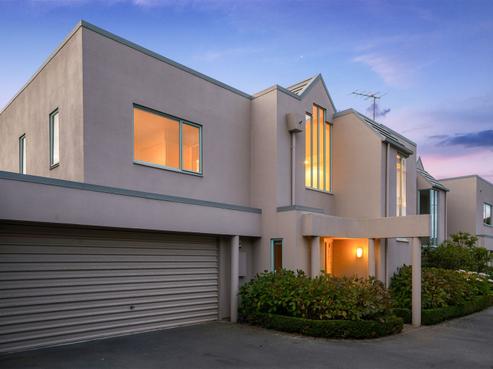 2/110 Nayland Street, Sumner