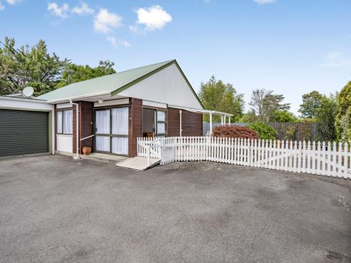 13D Gibbs Crescent, Wainuiomata