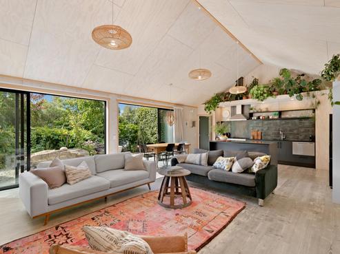 141 Main Road, Luggate