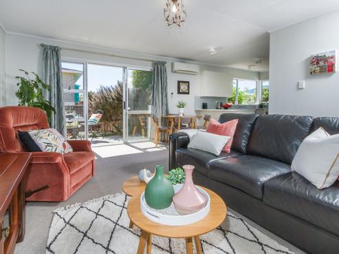 2/11 Exeter Street, Stoke