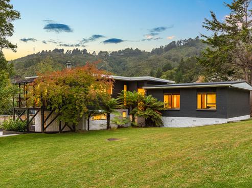 2 Pohue Grove, Stokes Valley