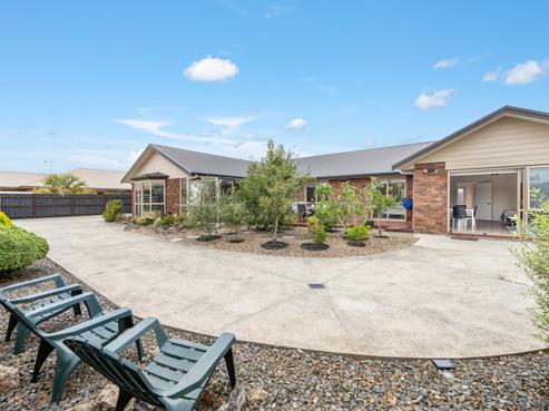 11 Chestnut Close, Kelvin Grove
