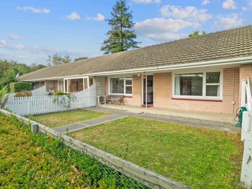 2/9A Curletts Road, Sockburn