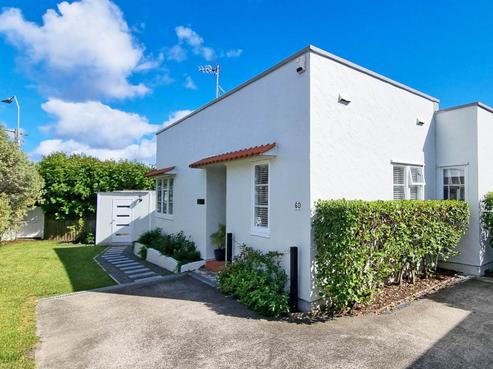 60 Old Lake Road, Narrow Neck