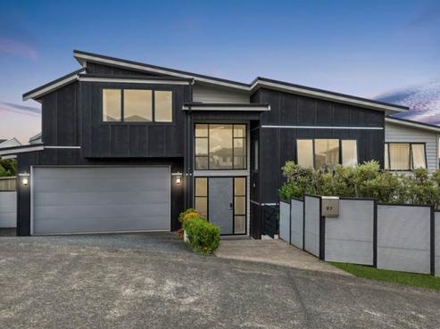 97 Medallion Drive, Oteha
