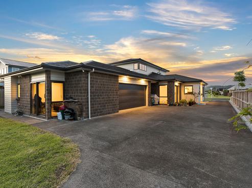 60 Pohutukawa Parade, Riverhead