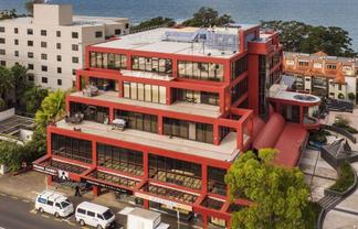 TOP LOCATION, MODERN FITOUT!

