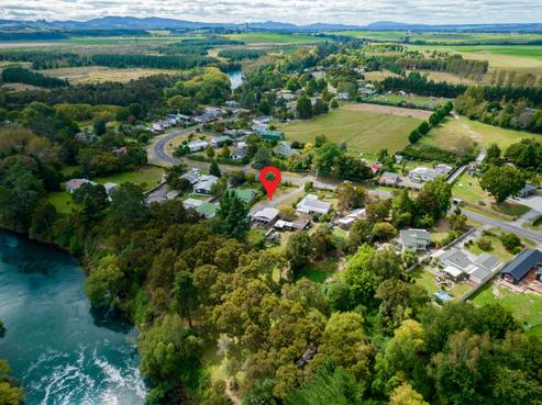 911 River Road, Broadlands Forest