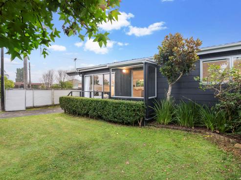 8B Melanie Place, Orewa