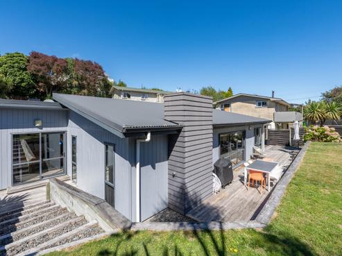 2/16 Sunset Street, Hilltop