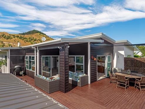 122 Fortescue Street, Mahia
