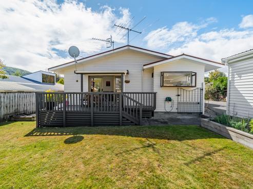 5B Norbert Street, Brown Owl