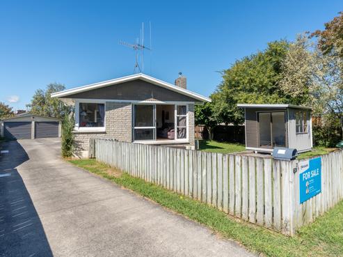 25 Rosalind Street, Deanwell