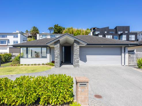 49 Colonial Drive, Silverdale