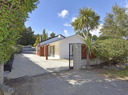 20 Pine Avenue, Waikuku Beach