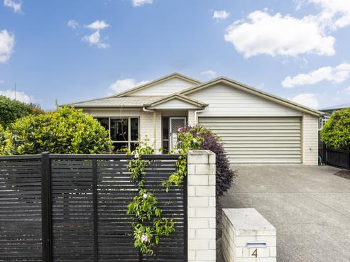 4 West Place, Greenmeadows