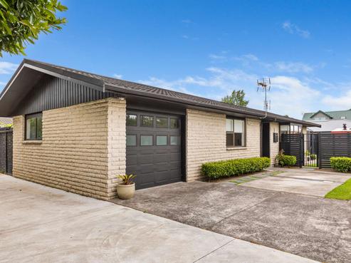 8 Queens Road, Glen Avon