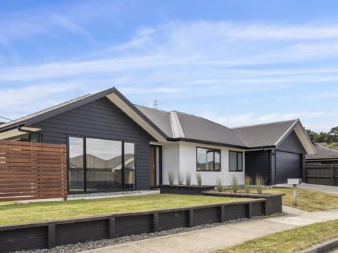 9 Cory Jane Grove, Riverstone Terraces