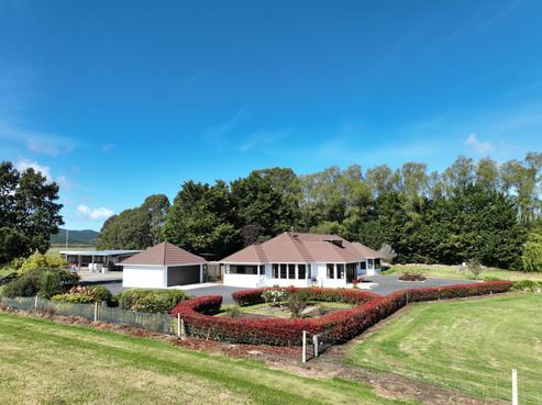 651 Centre Road, Outram