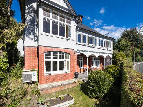 374 Stuart Street, Roslyn