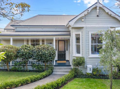 18 Cornwall Park Avenue, Epsom